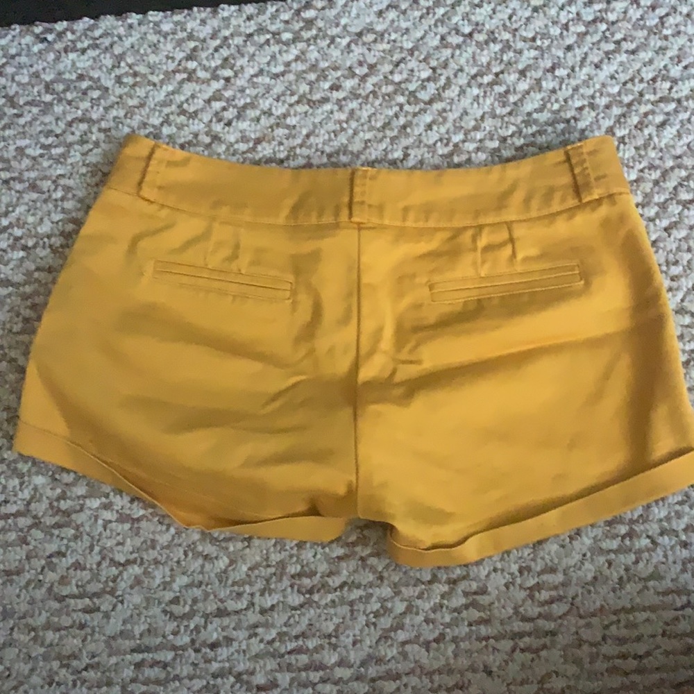 Short Size 6 - Picture 2 of 2